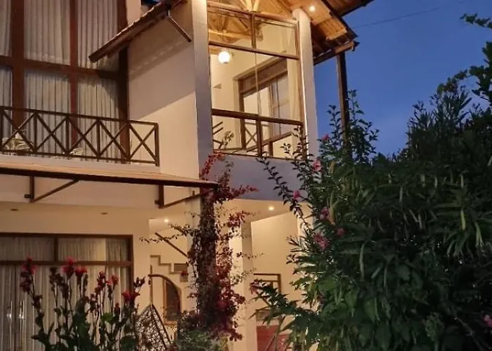 Florez de la Villa Apartments